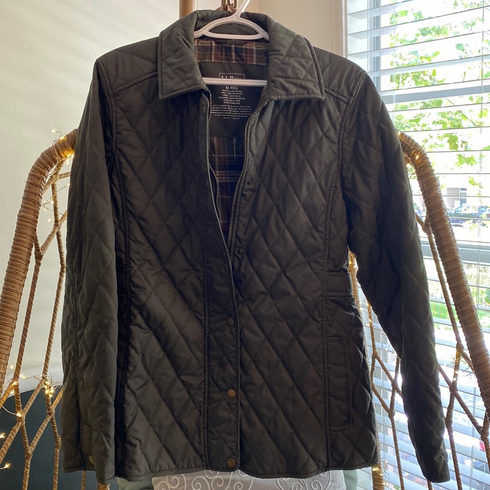 LL Bean quilted jacket. Size M